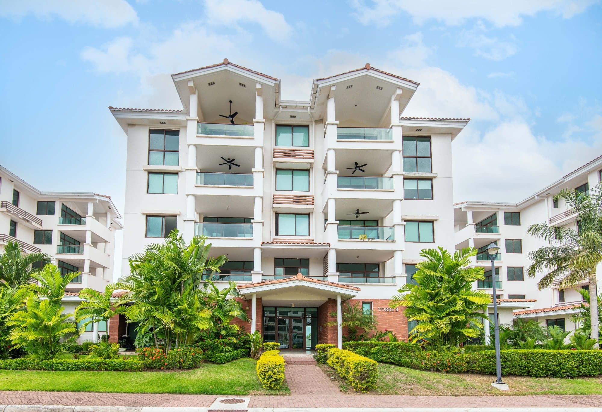 Residencial Costamare - PH 3 Hab, 2.5 Baños, Balcón Amplio F.A.